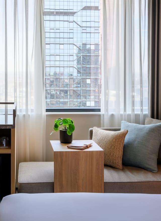 Standard Room, 1 King Bed
