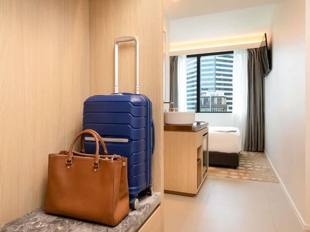 Room, 1 Queen Bed (Compact)