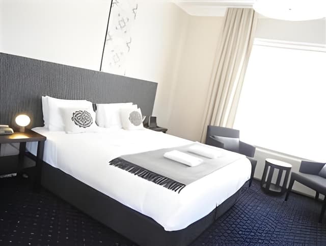 Deluxe (King size bed only)