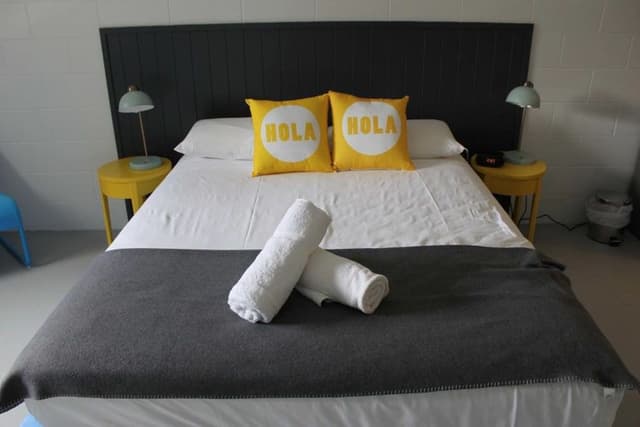 Comfort Room, 1 Queen Bed, Ensuite