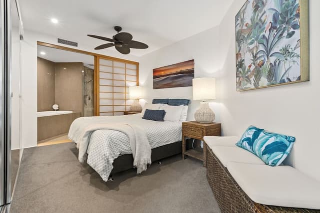 3 Bedroom Swim Up Apartment