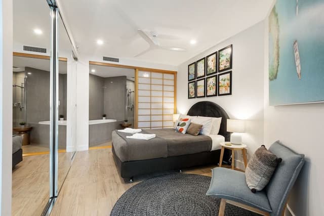 3 Bedroom Swim Up Apartment