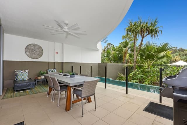 3 Bedroom Swim Up Apartment