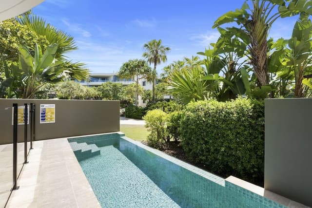 3 Bedroom Swim Up Apartment