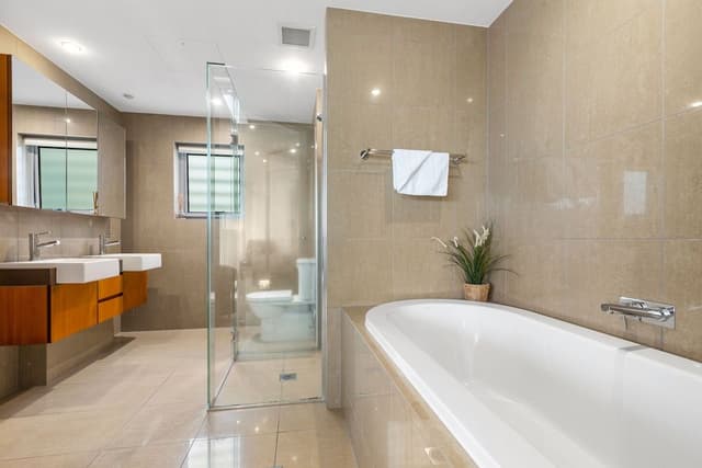 3 Bedroom Swim Up Apartment