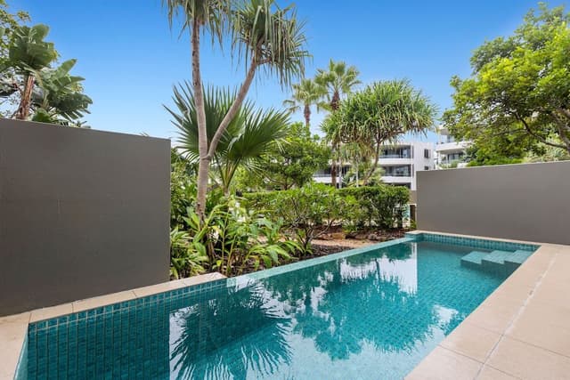 3 Bedroom Swim Up Apartment