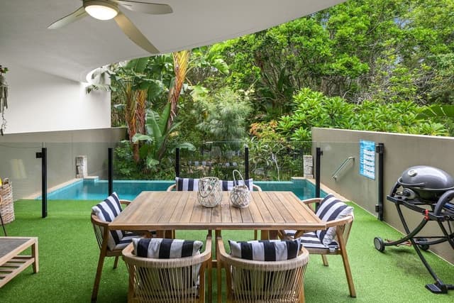 3 Bedroom Swim Up Apartment