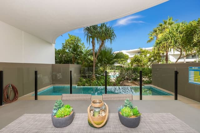 3 Bedroom Swim Up Apartment