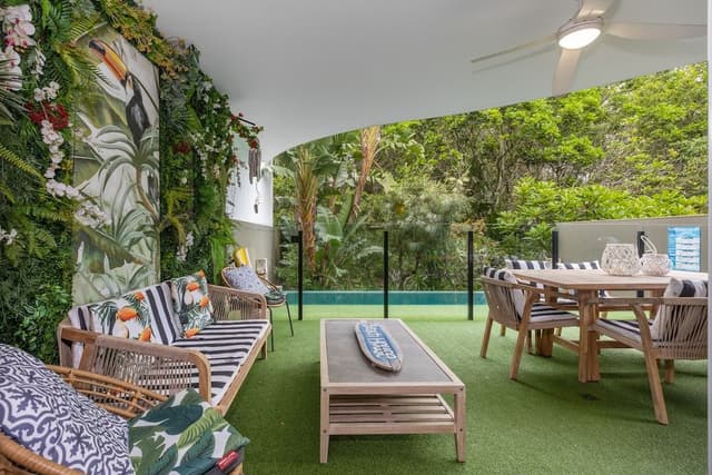 3 Bedroom Swim Up Apartment