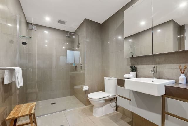 3 Bedroom Swim Up Apartment