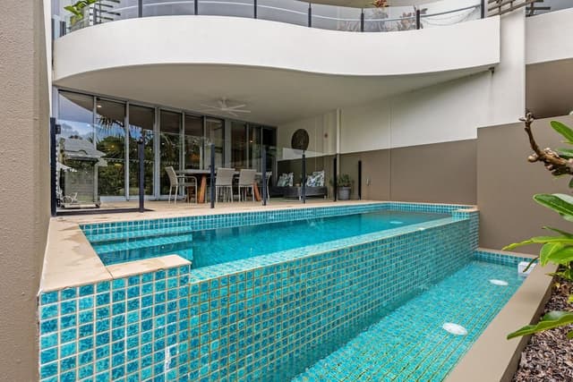 3 Bedroom Swim Up Apartment