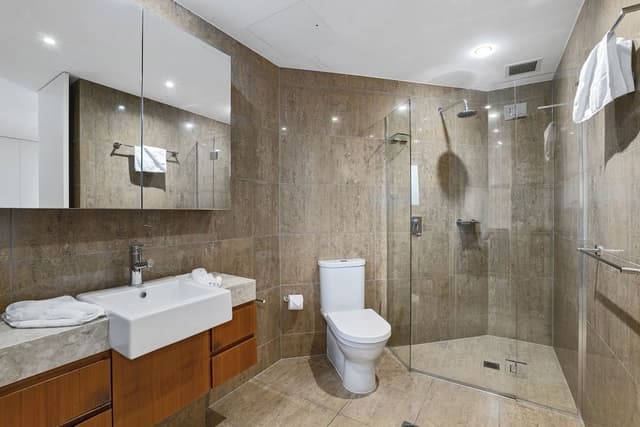 3 Bedroom Swim Up Apartment