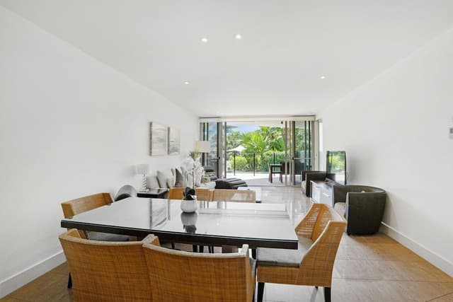 3 Bedroom Swim Up Apartment