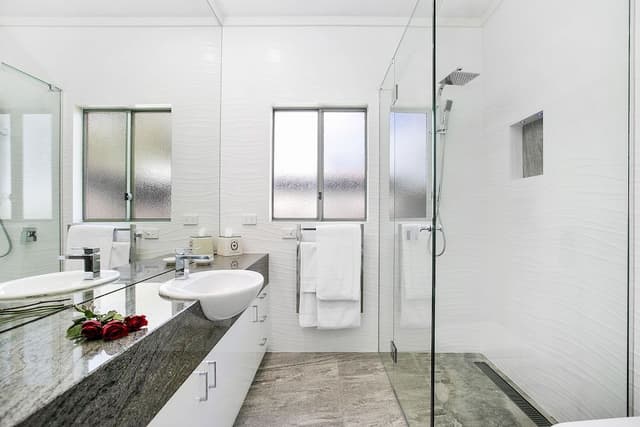 Luxury Penthouse, 1 King Bed, Bay View, Sea Facing