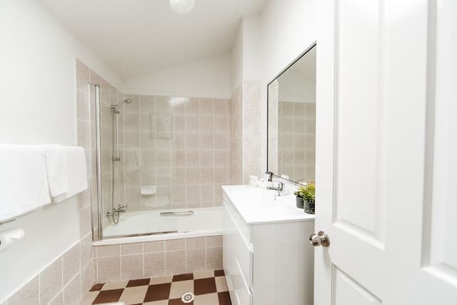 One or Two Bedroom King Suite
