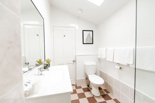 One or Two Bedroom King Suite