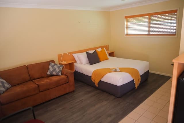 Deluxe Queen Room