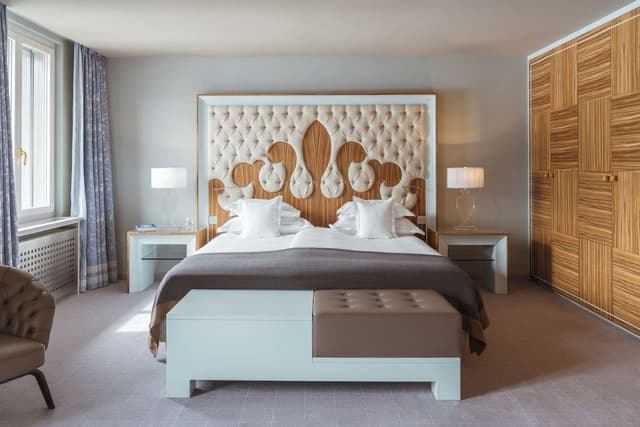 Junior Suite, Lake View (65 m²)