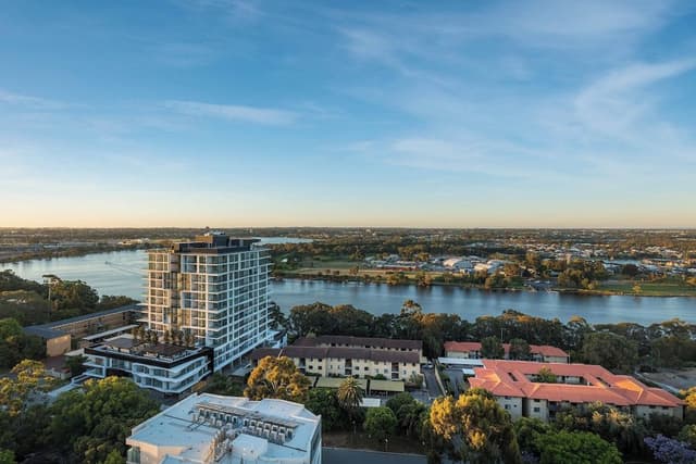 Breezy, Room, 1 King Bed, River View