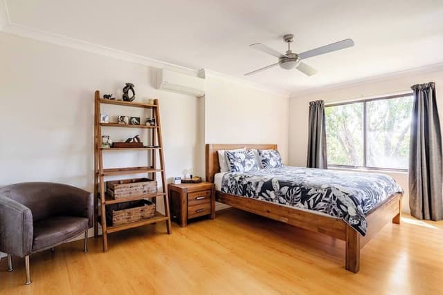 Self Contained 2 Bedroom, 2 Bathroom House