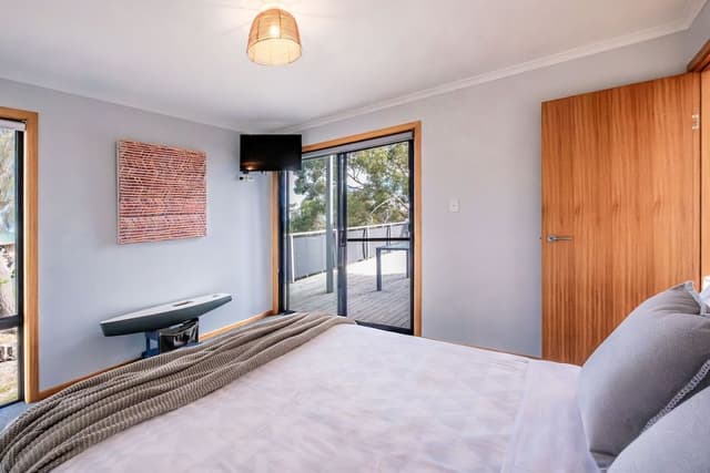 2 Bedroom House with Ocean Views