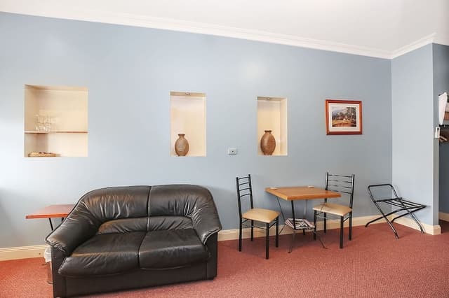 Family Room, 1 Bedroom