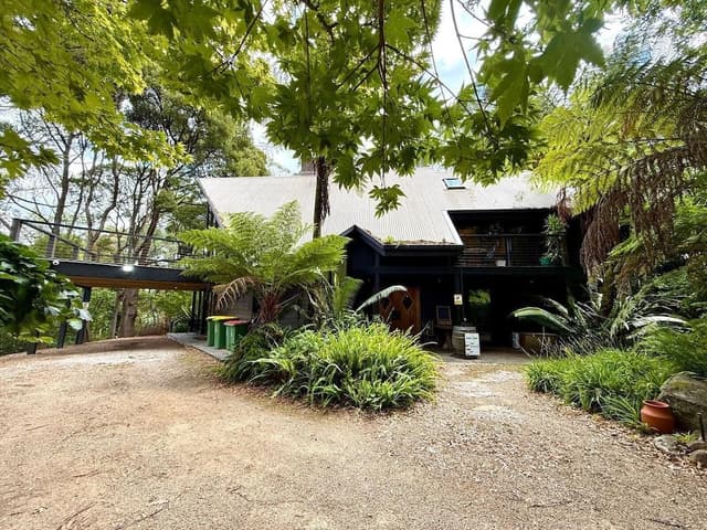 Main House (include Water Cottage)