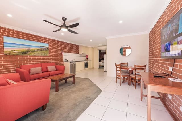 King Twin Bed Apartment