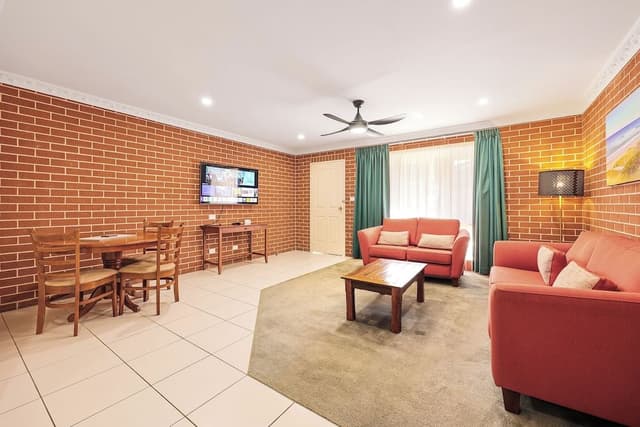 King Twin Bed Apartment