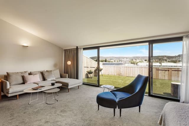 Premium Waterfront Suite