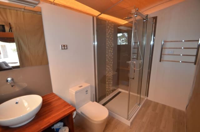 Luxury King Eco Tent with Ensuite