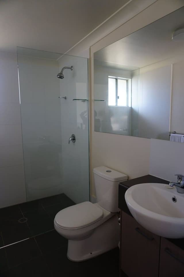 Deluxe Twin Room (1 Queen and 1 Single Bed)
