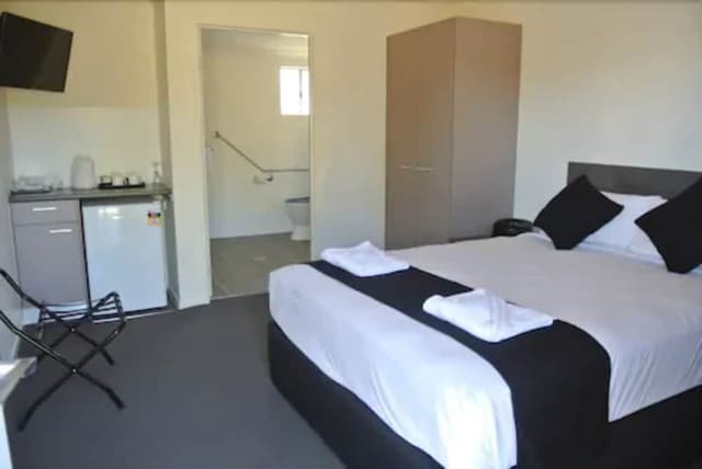 Accessible Queen Room
