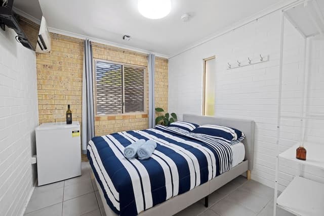 Double Room Shared Bathroom