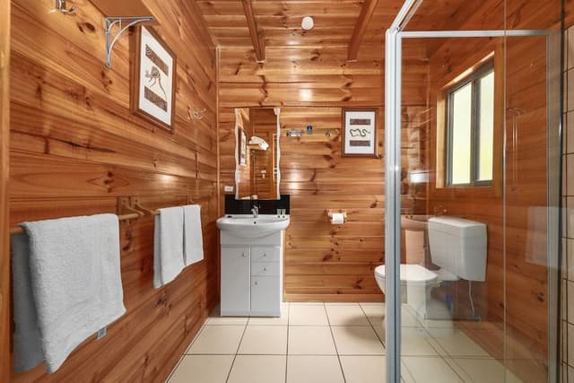 Classic Chalet, 1 Queen Bed, Ocean View