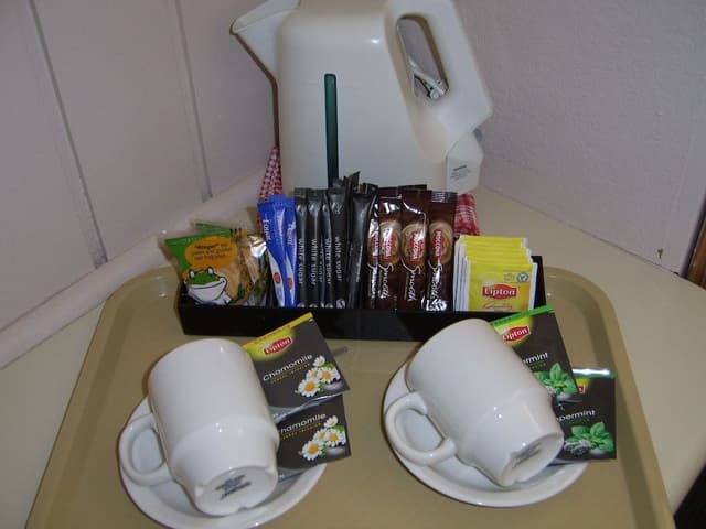 Standard Room, Non Smoking (Budget Queen Room)