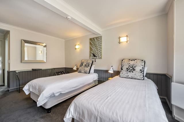 Superior King Room