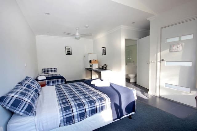 Motel Unit
