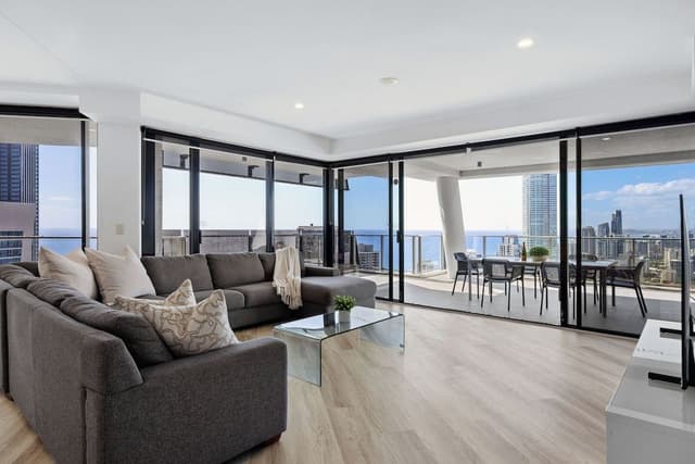 Sub Penthouse, 3 Bedrooms, 2 Bathrooms, Ocean View (Level 35)
