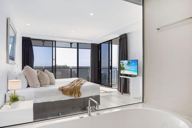 Sub Penthouse, 3 Bedrooms, 2 Bathrooms, Ocean View (Level 35)
