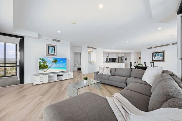 Sub Penthouse, 3 Bedrooms, 2 Bathrooms, Ocean View (Level 35)