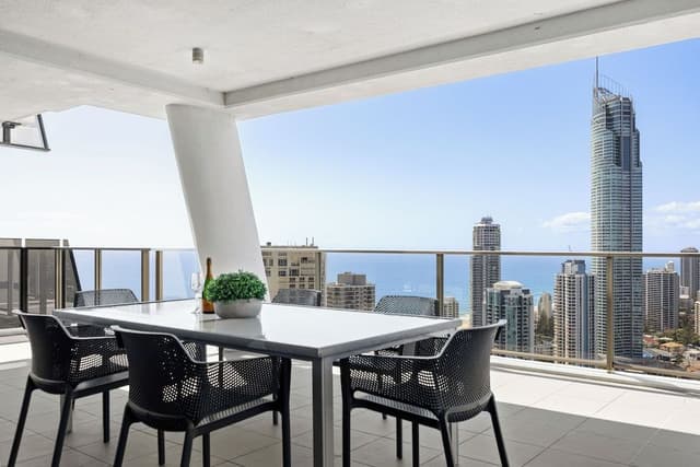 Sub Penthouse, 3 Bedrooms, 2 Bathrooms, Ocean View (Level 35)