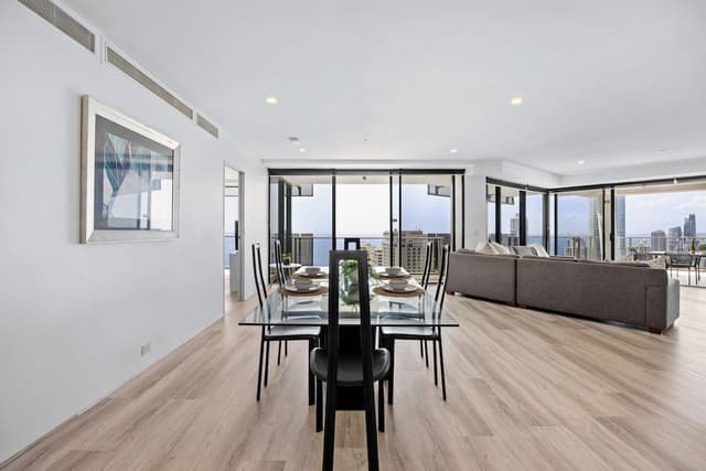 Sub Penthouse, 3 Bedrooms, 2 Bathrooms, Ocean View (Level 35)