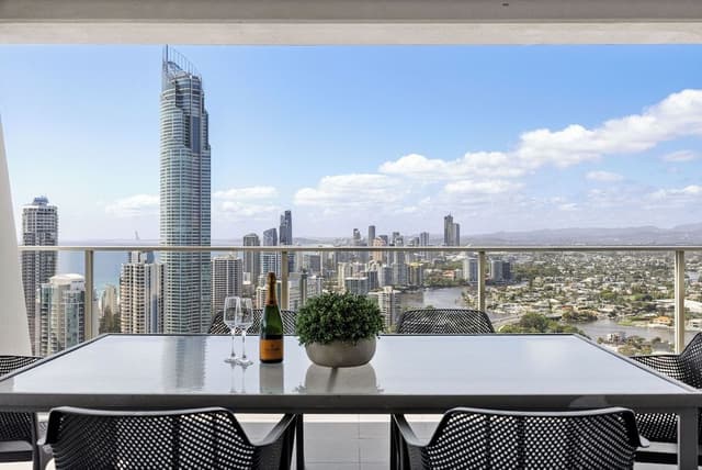 Sub Penthouse, 3 Bedrooms, 2 Bathrooms, Ocean View (Level 35)