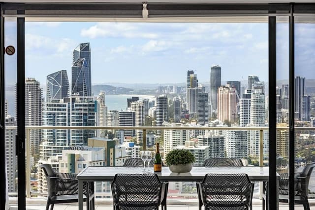 Sub Penthouse, 3 Bedrooms, 2 Bathrooms, Ocean View (Level 35)