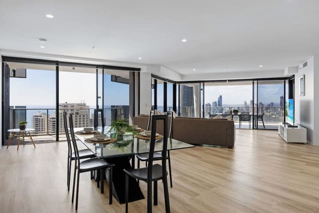 Sub Penthouse, 3 Bedrooms, 2 Bathrooms, Ocean View (Level 35)