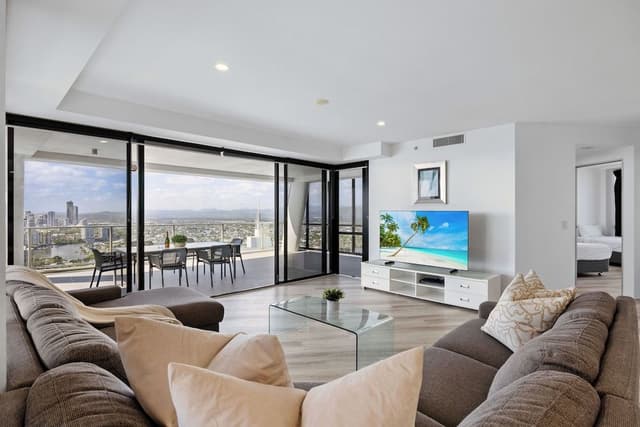 Sub Penthouse, 3 Bedrooms, 2 Bathrooms, Ocean View (Level 35)