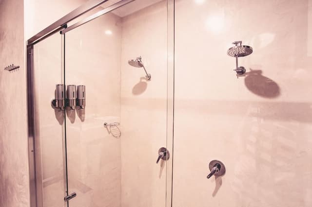 Deluxe Queen Room with Shared Bathroom