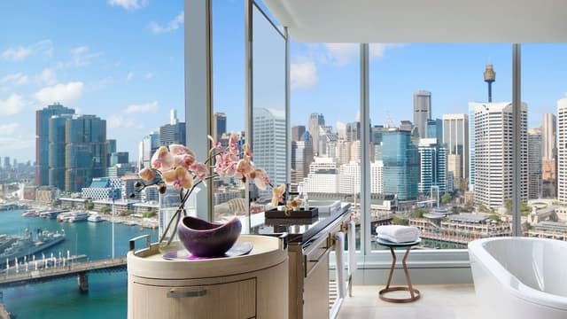Luxury Room, 1 King Bed, Harbor View, Corner