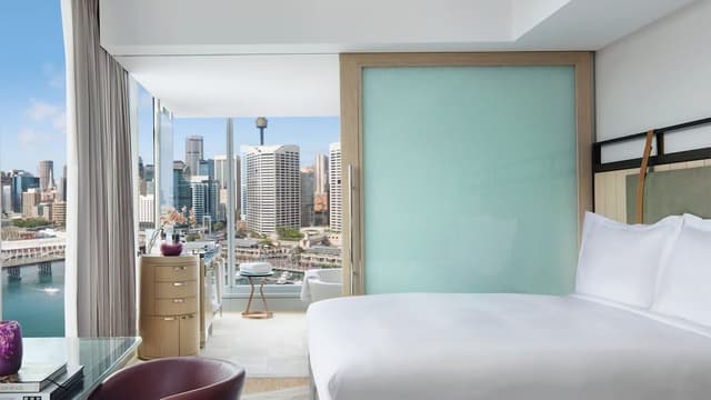 Luxury Room, 1 King Bed, Harbor View, Corner